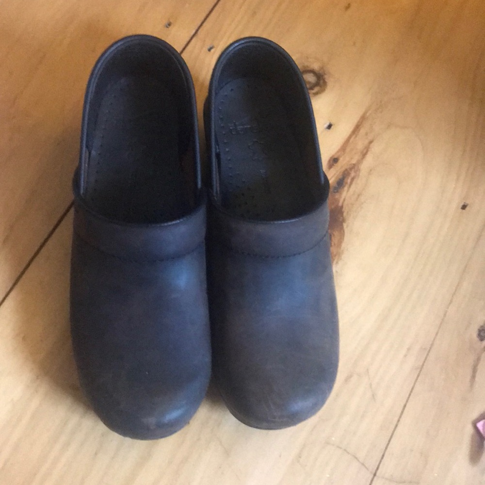 Antique Brown/black Danskos
